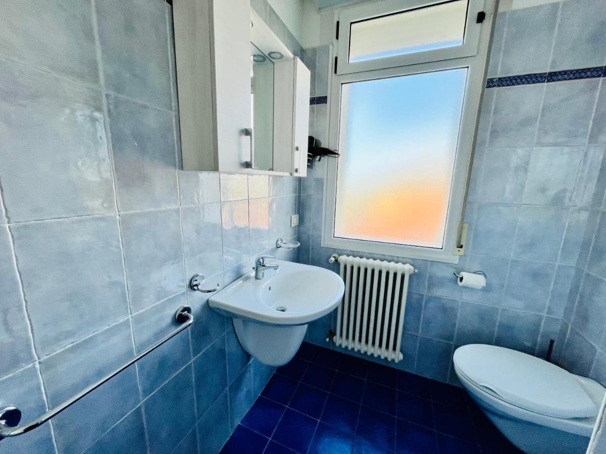 רימיני Residence Frontemare מראה חיצוני תמונה