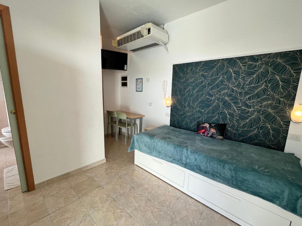 רימיני Residence Frontemare מראה חיצוני תמונה