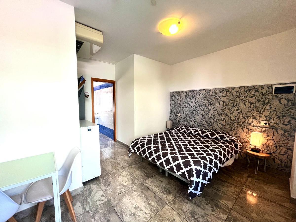 רימיני Residence Frontemare מראה חיצוני תמונה