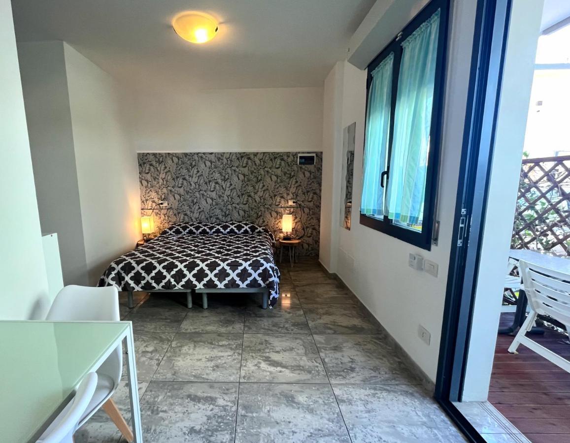 רימיני Residence Frontemare מראה חיצוני תמונה
