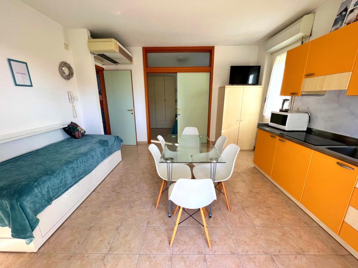 רימיני Residence Frontemare מראה חיצוני תמונה