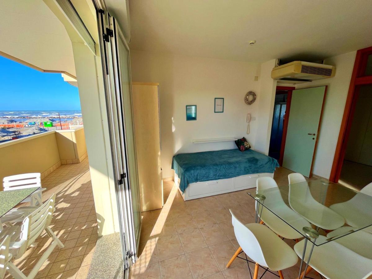 רימיני Residence Frontemare מראה חיצוני תמונה