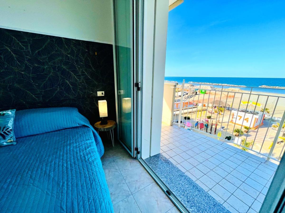 רימיני Residence Frontemare מראה חיצוני תמונה
