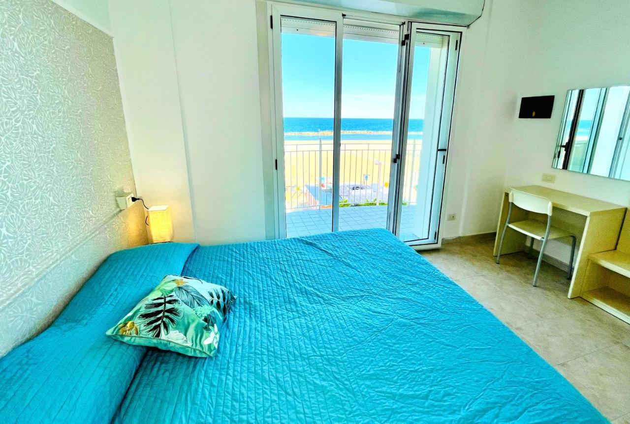 רימיני Residence Frontemare מראה חיצוני תמונה