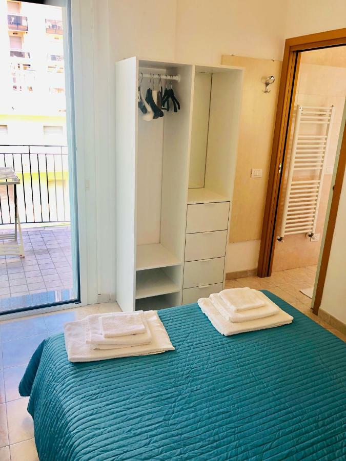 רימיני Residence Frontemare מראה חיצוני תמונה