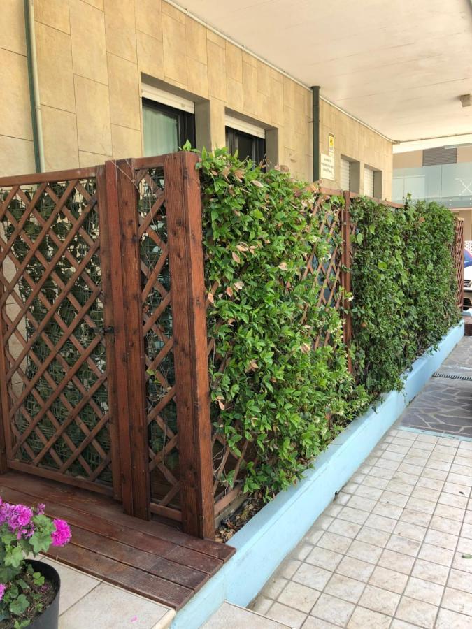 רימיני Residence Frontemare מראה חיצוני תמונה